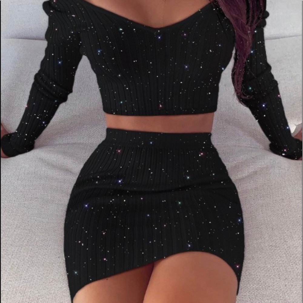 Off the shoulders skirt set